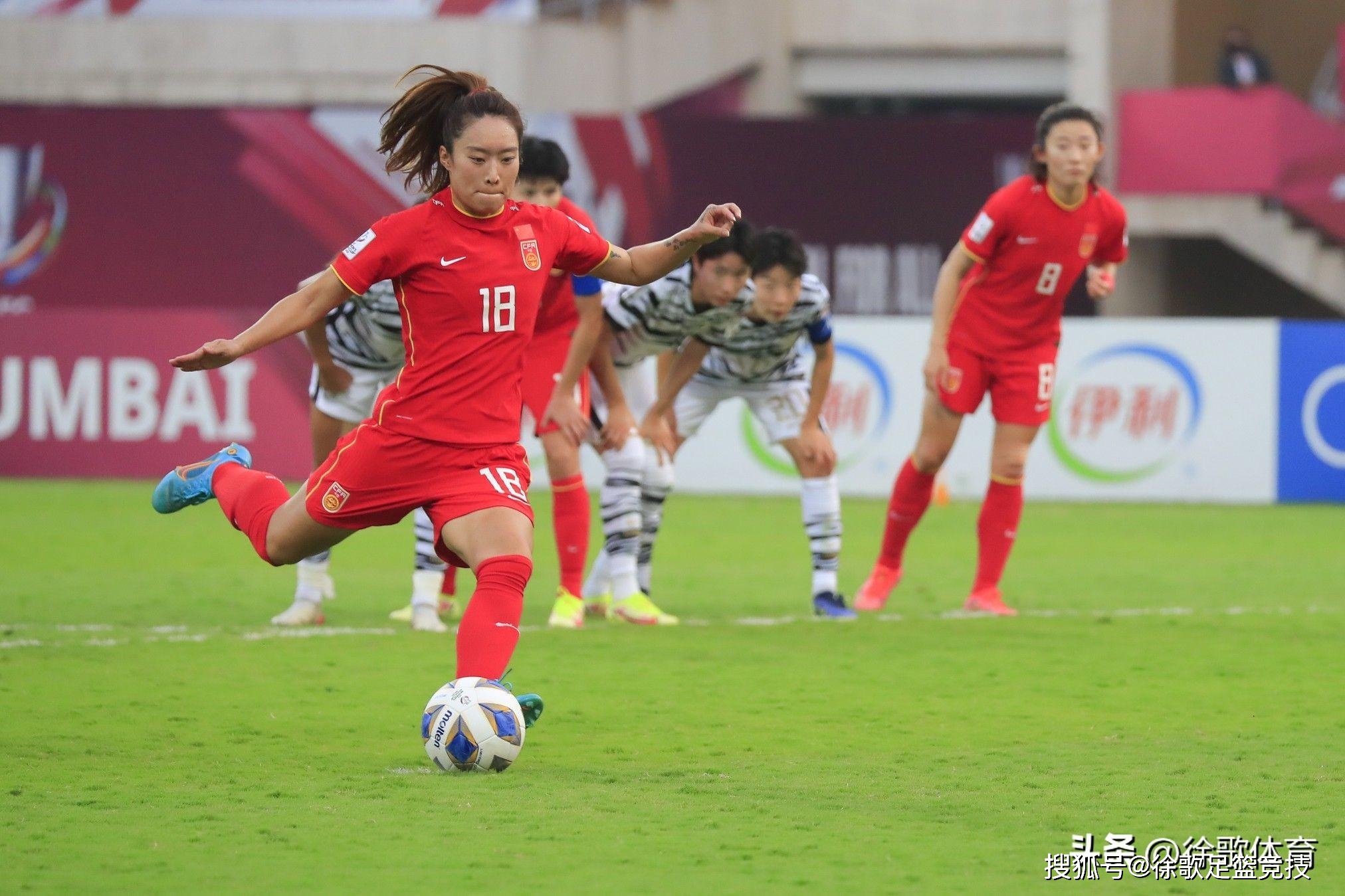 国际足坛竞技盛事：女足国家队连续战胜强敌的简单介绍