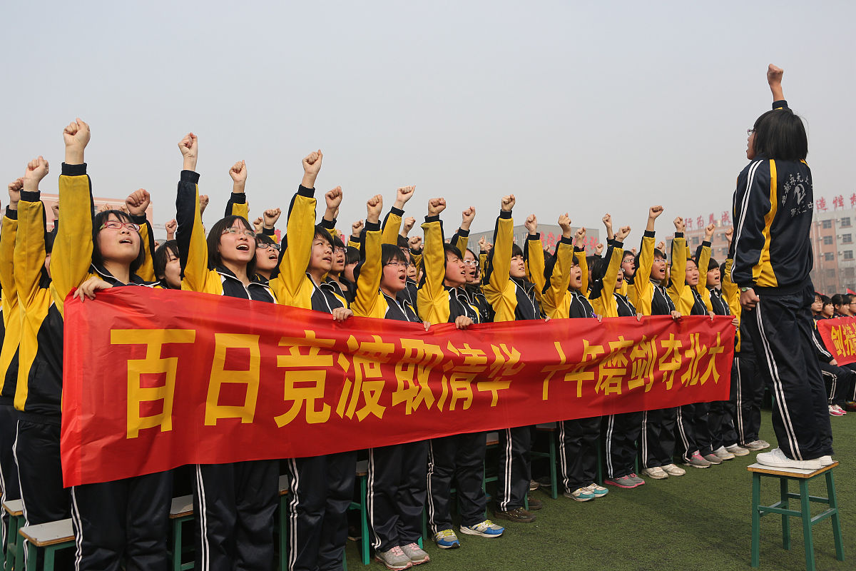 队员风采绝伦，英勇拼搏争分夺秒的简单介绍